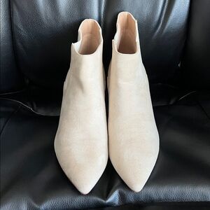 Journee Collection faux suede cream  booties size 8.